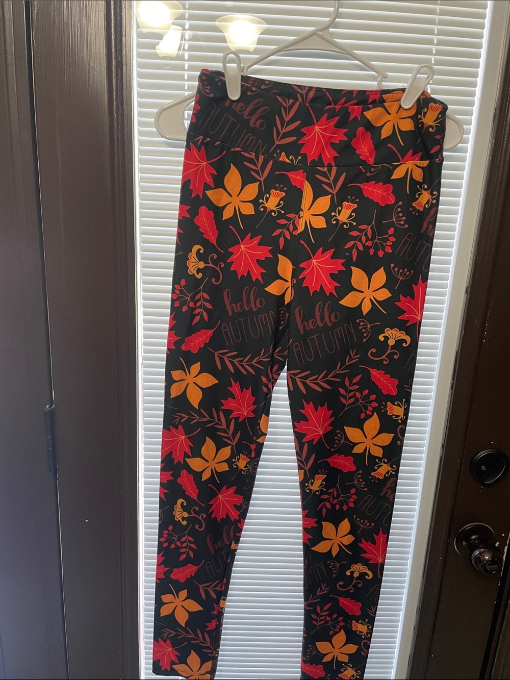 Women’s Black Autumn Leaf Print Leggings